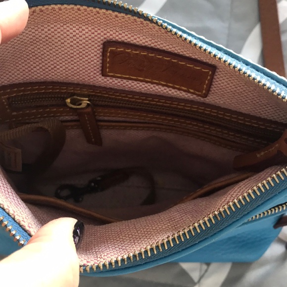 Dooney & Bourke Cross over with matching wallet - Picture 4 of 6